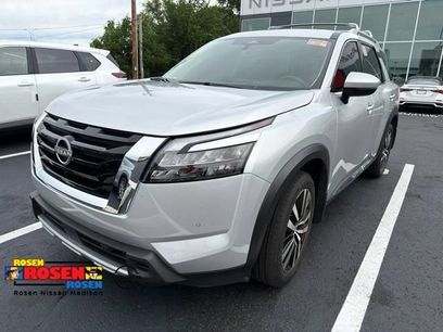 Certified 2025 Nissan Pathfinder Platinum