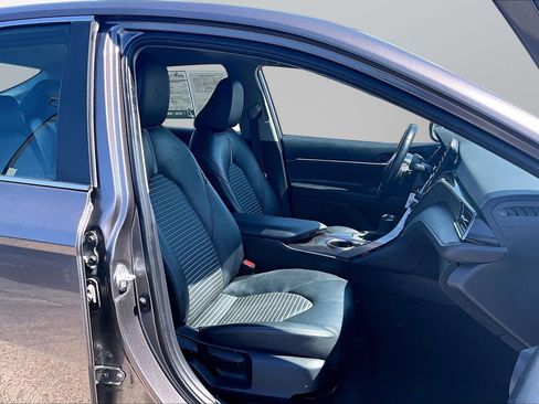 Used 2024 Toyota Camry SE FWD image 7