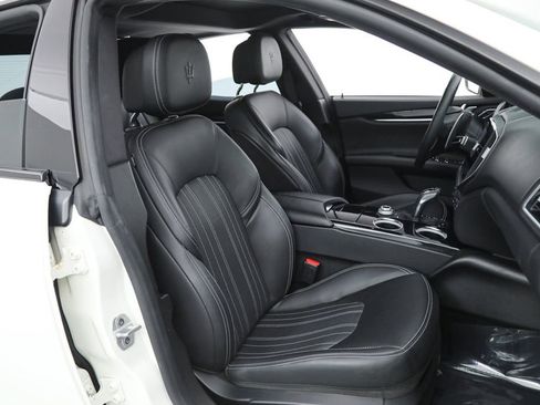 Certified 2023 Maserati Ghibli Modena Q4 AWD/4WD image 12