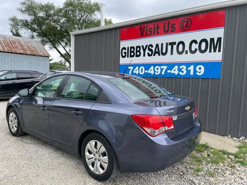 Used 2013 Chevrolet Cruze LS FWD image 2