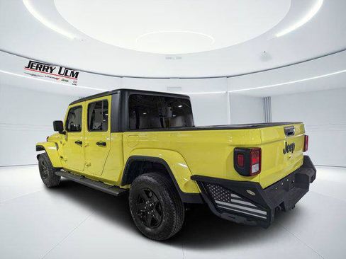 Certified 2023 Jeep Gladiator Sport AWD/4WD image 3
