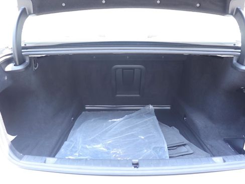 Used 2018 BMW 750i RWD image 13