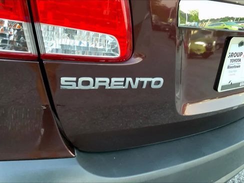 Used 2012 Kia Sorento LX image 29