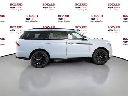 New 2025 Lincoln Navigator Reserve w/ Jet Appearance Package AWD/4WD image 8