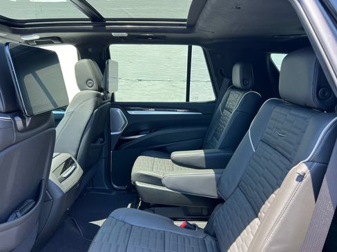 New 2026 Cadillac Escalade Platinum Luxury AWD/4WD image 17