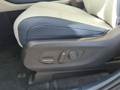 New 2026 Kia Carnival EX image 24