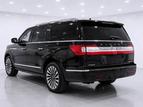 Used 2019 Lincoln Navigator Reserve AWD/4WD image 3