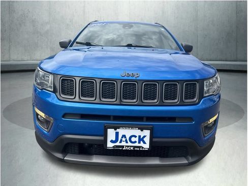 Used 2021 Jeep Compass Latitude w/ Sun and Sound Group AWD/4WD image 11