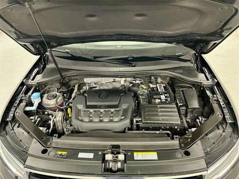 Used 2022 Volkswagen Tiguan SE R-Line image 11