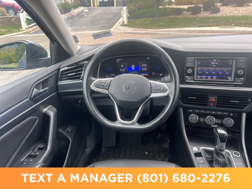 Used 2024 Volkswagen Jetta SE FWD image 16