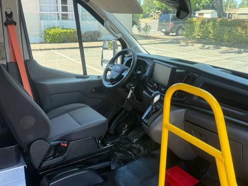 Used 2021 Ford Transit 350 DRW RWD image 15