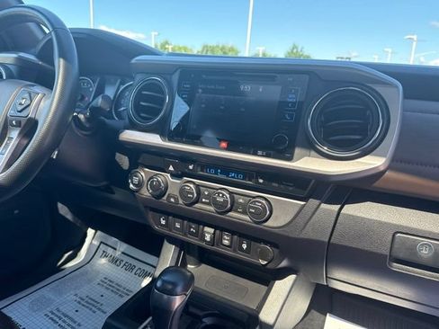 Used 2019 Toyota Tacoma Limited AWD/4WD image 23