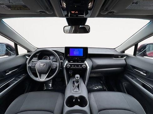 Used 2023 Toyota Venza LE image 13