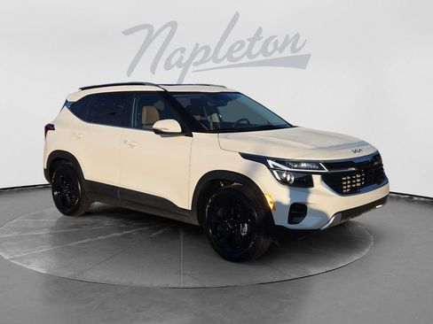 Certified 2026 Kia Seltos EX w/ EX Sunroof Package FWD image 3