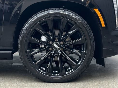 Used 2026 Cadillac Escalade Platinum Sport w/ LPO, ONYX Package image 9