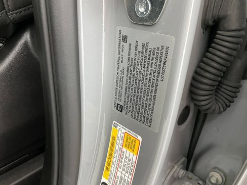 Used 2024 GMC Sierra 2500 AT4X image 40