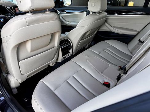 Used 2019 BMW 530i w/ Premium Package image 29