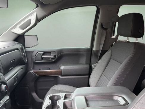 Used 2020 Chevrolet Silverado 1500 LT w/ LT Value Package image 12