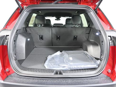 New 2026 Chevrolet Equinox LT w/ Convenience Package II image 16