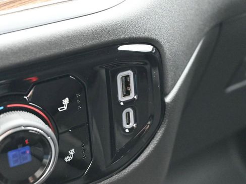 Used 2025 Chevrolet Silverado 1500 LT image 21