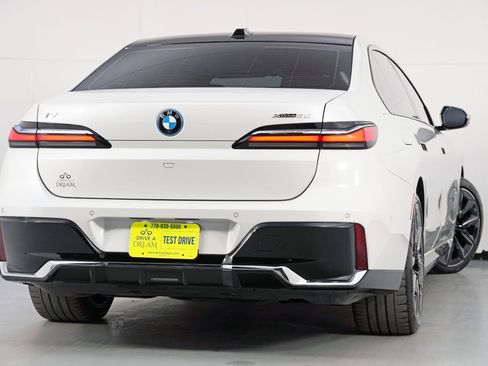 Used 2023 BMW i7 xDrive60 w/ Executive Package 2 image 5