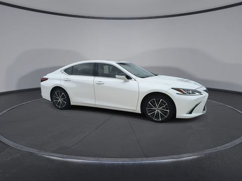 Used 2025 Lexus ES 350 w/ Premium Package FWD image 2