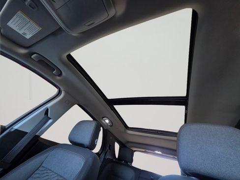 Used 2019 Chevrolet Equinox LT w/ Sun & Navigation Package FWD image 24
