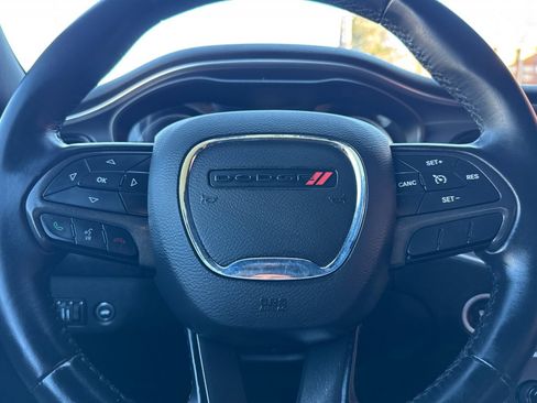 Used 2016 Dodge Challenger SXT image 25