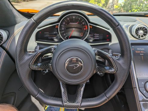 Used 2014 McLaren MP4-12C Spider RWD image 23