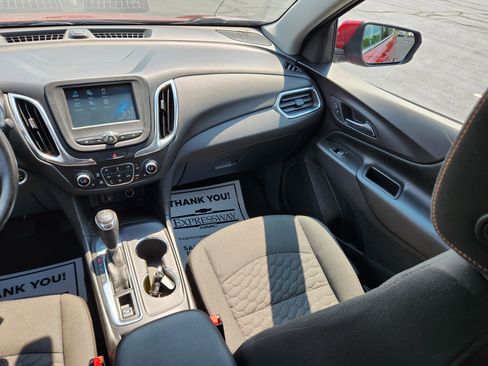 Used 2018 Chevrolet Equinox LT image 16