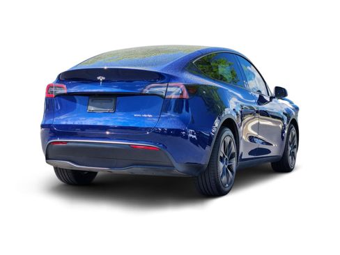 Used 2025 Tesla Model Y Long Range AWD/4WD image 2