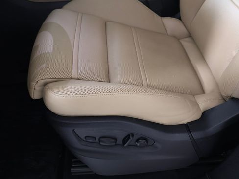 Certified 2024 Porsche Cayenne w/ Premium Package Plus (PFM) image 14