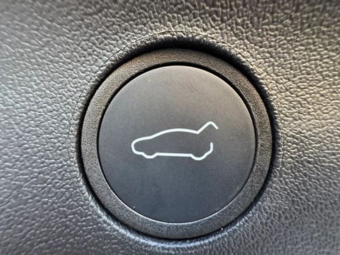 Used 2024 Tesla Model Y Performance AWD/4WD image 47