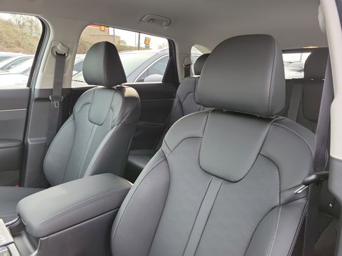 New 2026 Kia Sorento S FWD image 16