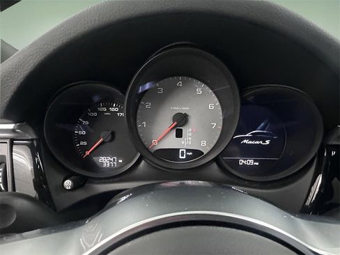 Used 2021 Porsche Macan S image 9