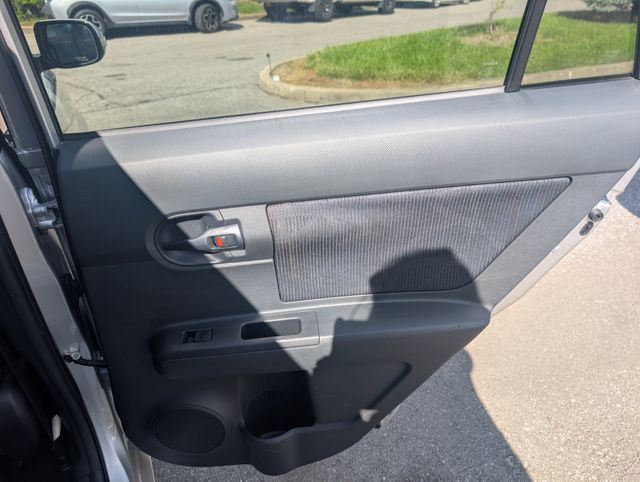 Used 2012 Scion xB FWD image 19