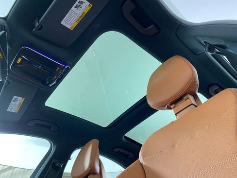 Certified 2025 Mercedes-Benz C 300 4MATIC Sedan image 14