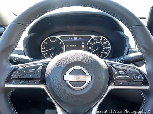 Used 2023 Nissan Altima 2.5 SV w/ SV Premium Package FWD image 16