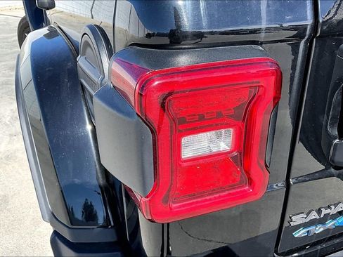 Certified 2025 Jeep Wrangler Unlimited Sahara w/ Safety Group image 34