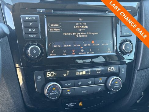 Used 2020 Nissan Rogue SV image 23