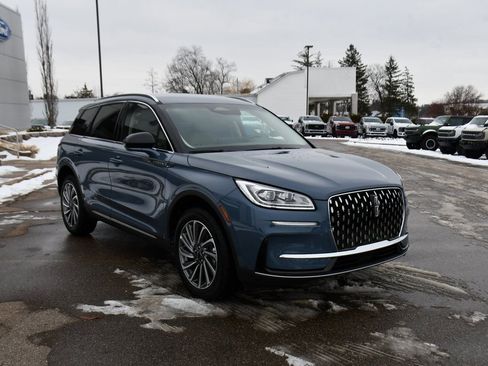 Used 2024 Lincoln Corsair Reserve w/ Towing Package image 9