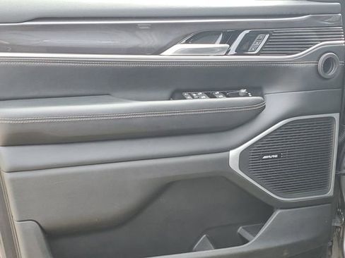 Used 2024 Jeep Wagoneer 4WD w/ Premium Group I image 29