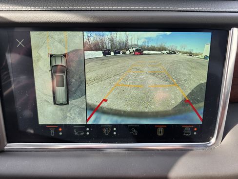 Used 2024 GMC Yukon XL Denali Ultimate w/ LPO, Floor Liner Package AWD/4WD image 23