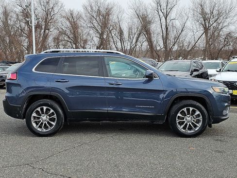 Used 2019 Jeep Cherokee Latitude Plus w/ Cold Weather Group image 7