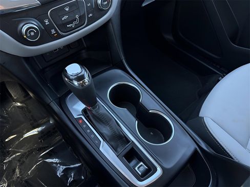 Used 2019 Chevrolet Equinox LS w/ LS Convenience Package image 24