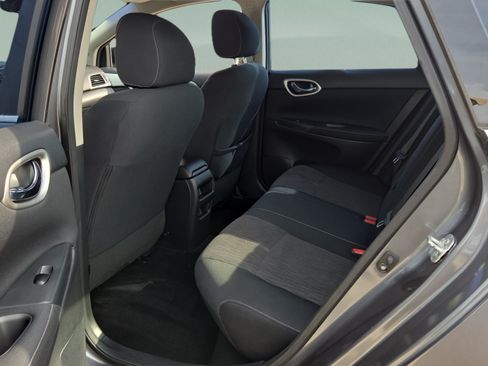 Used 2015 Nissan Sentra SV FWD image 11