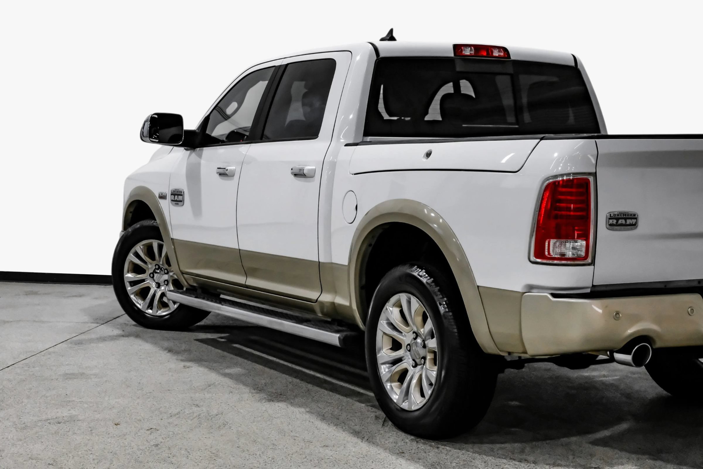 Used 2014 RAM 1500 Laramie Longhorn w/ Convenience Group AWD/4WD image 16