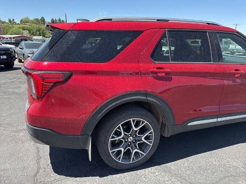Certified 2025 Ford Explorer Platinum w/ Ultimate Package AWD/4WD image 5