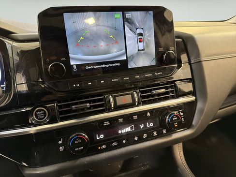 Used 2022 Nissan Pathfinder Platinum w/ Cargo Package FWD image 19