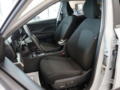 Used 2024 Hyundai Kona SEL image 2